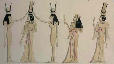 Two figures of Isis with raised hands bless the Queen