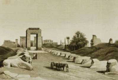 Rows of giant sphinxes line the road to Karnac.